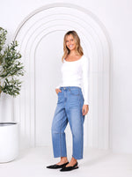 Toni Barrel Jeans - Light Wash
